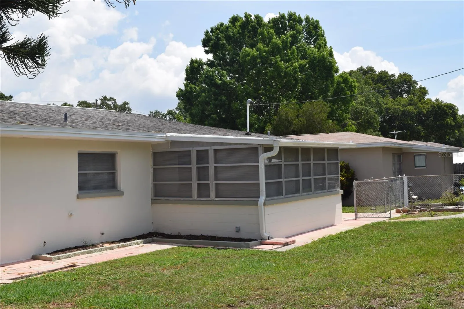 1559 BARRY RD