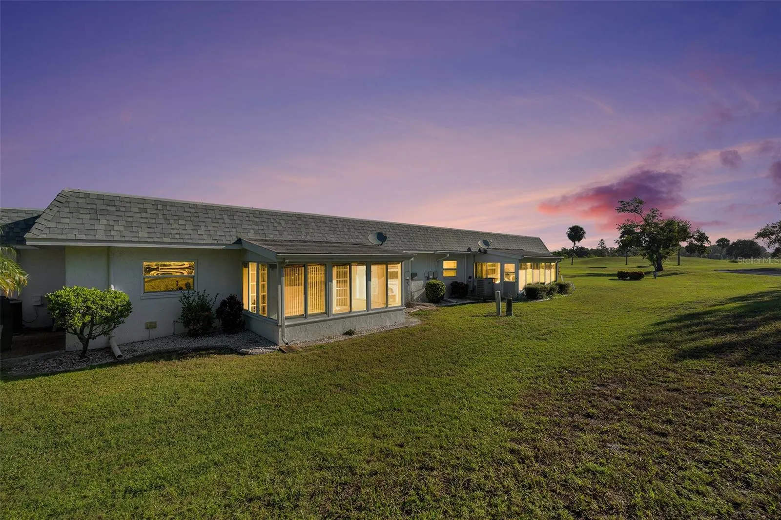 382 CLUB MANOR DR