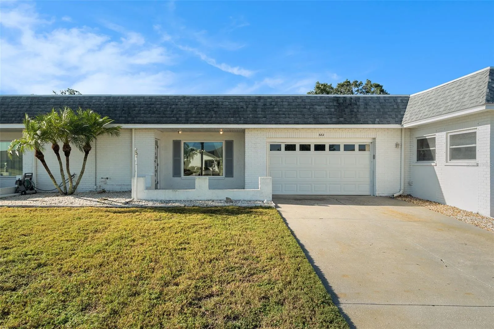 382 CLUB MANOR DR