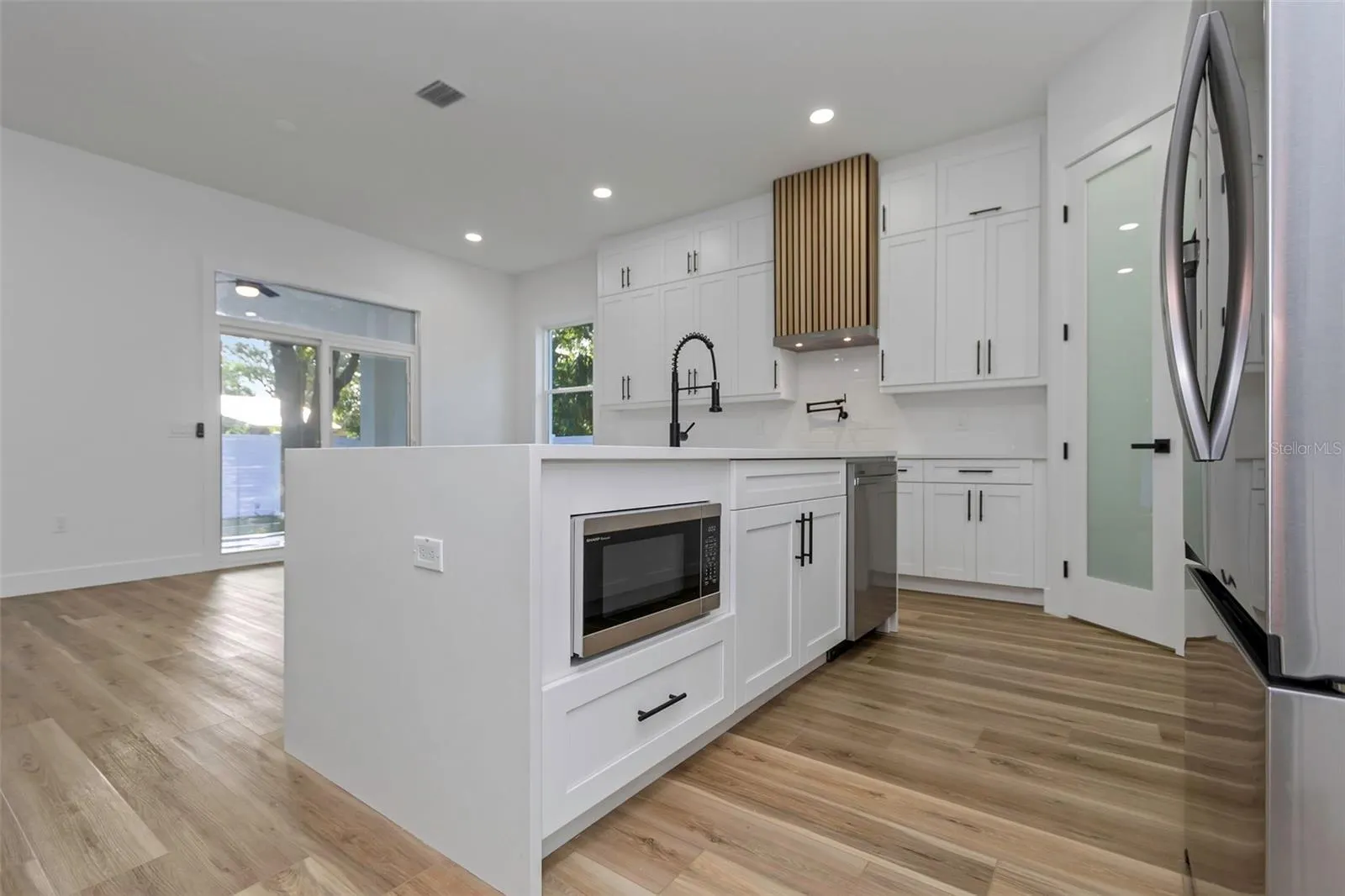 15497 DARIEN WAY