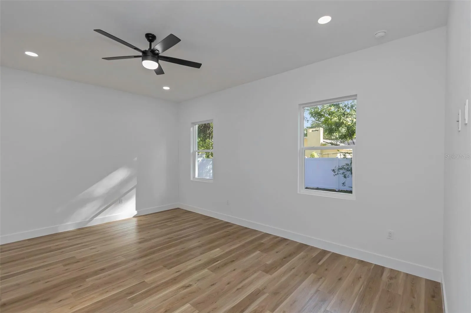 15497 DARIEN WAY