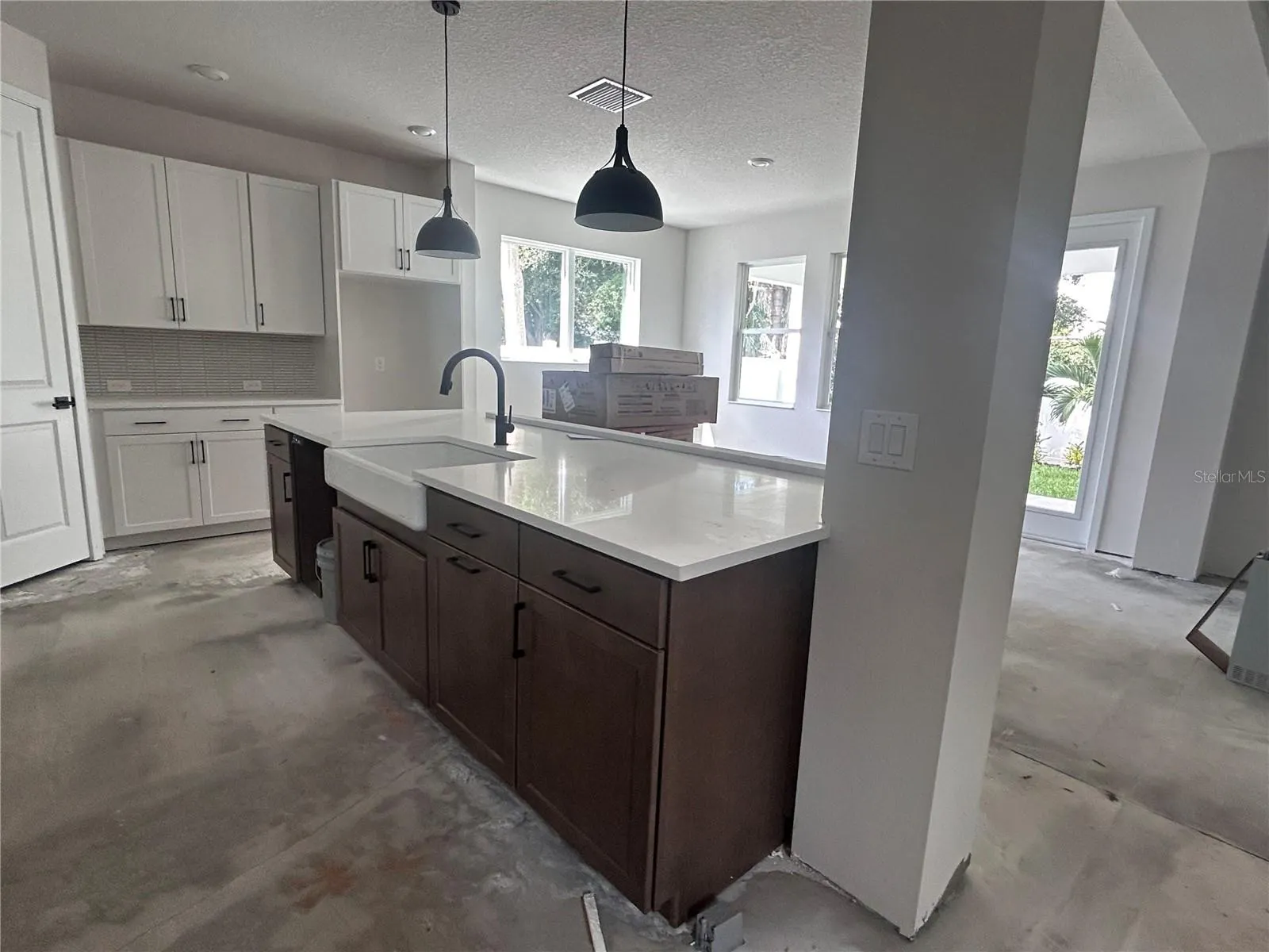 4017 W CASS