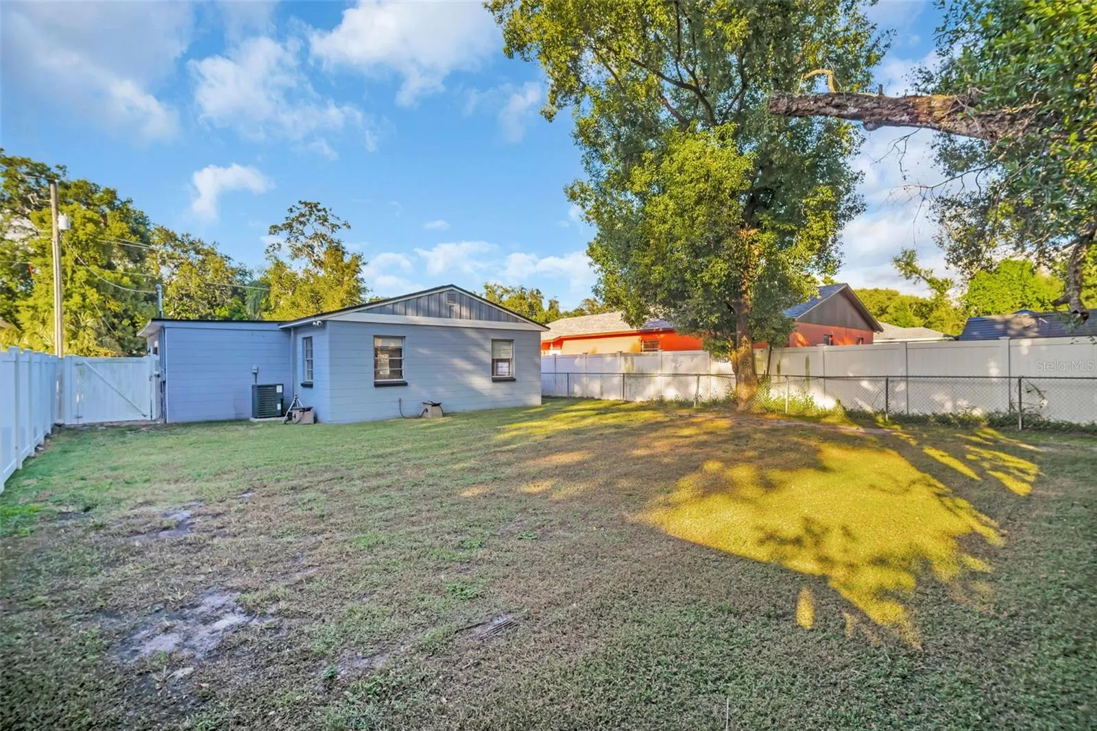 1905 E NEW ORLEANS AVE