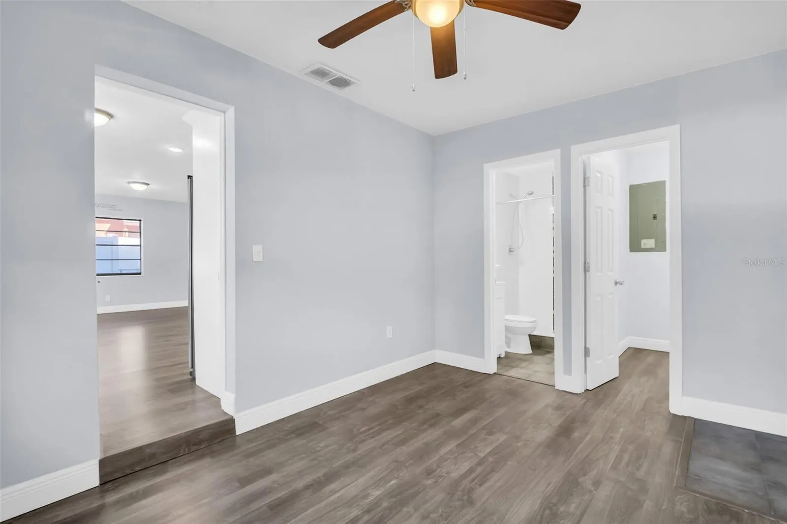 1905 E NEW ORLEANS AVE