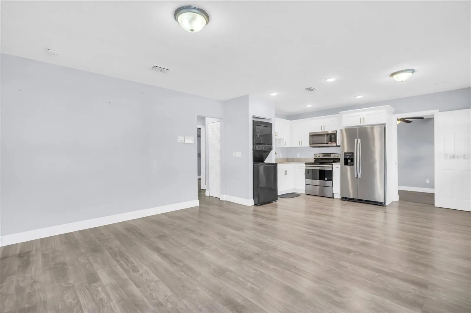 1905 E NEW ORLEANS AVE