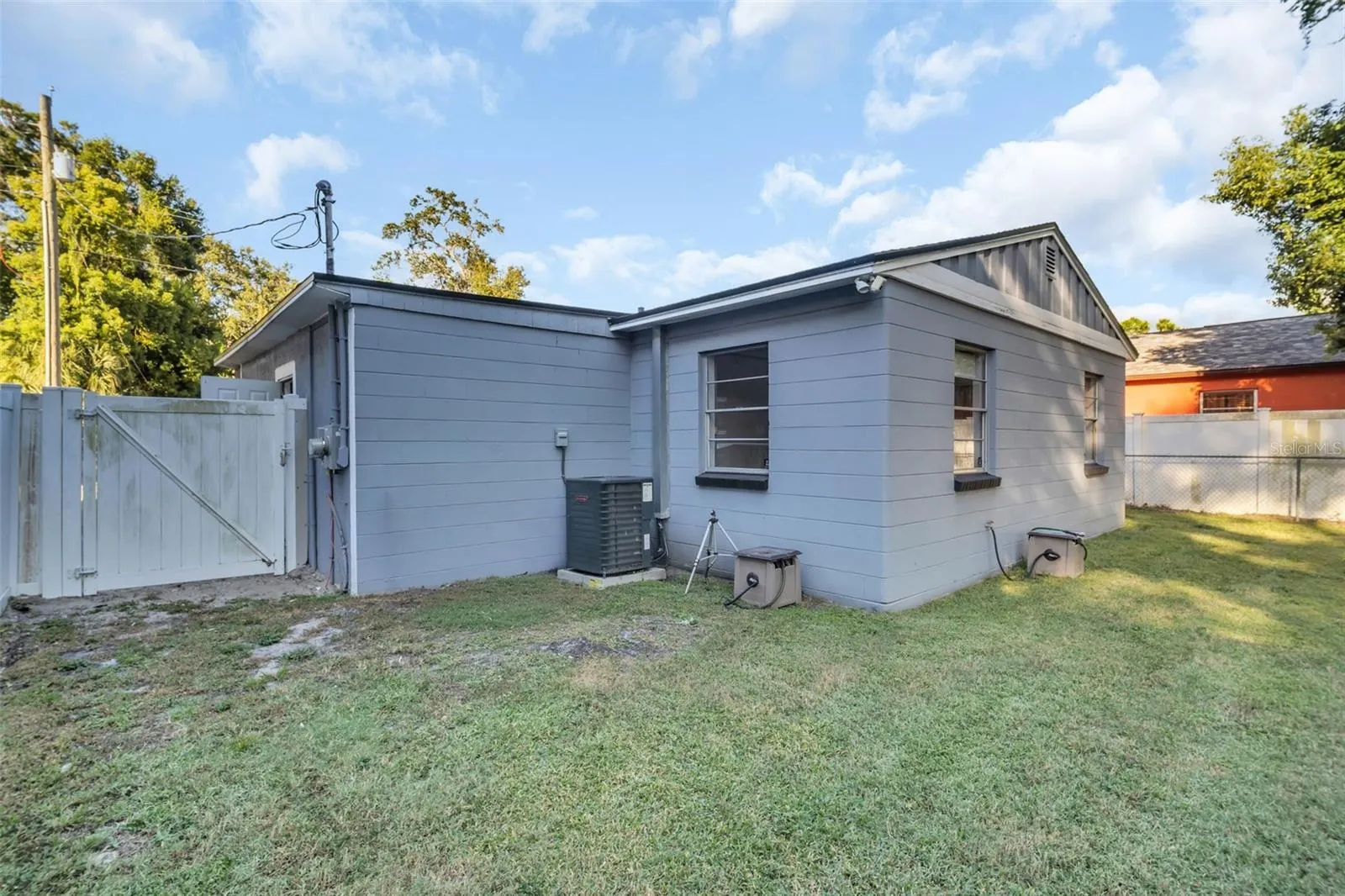 1905 E NEW ORLEANS AVE