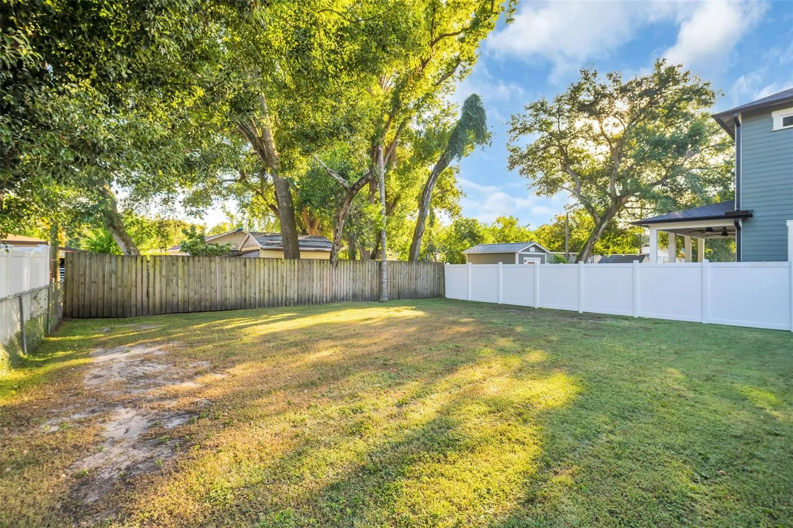 1905 E NEW ORLEANS AVE