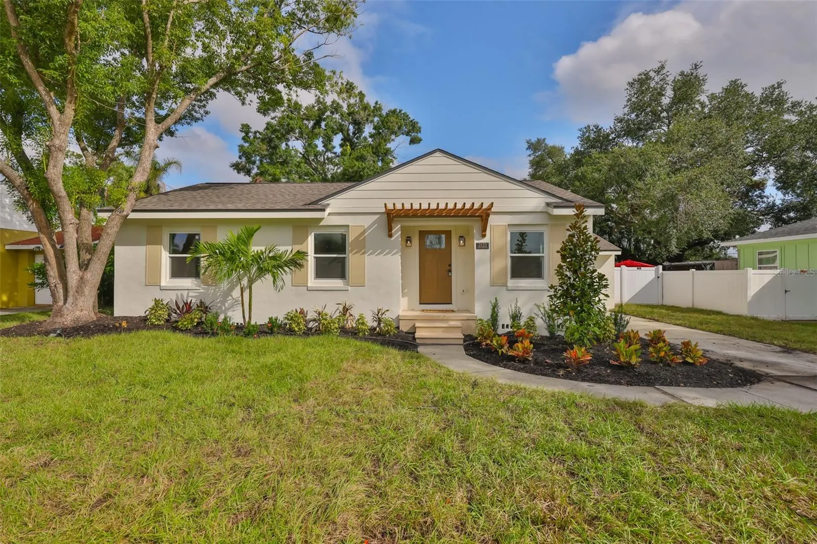 2125 W FERRIS AVE