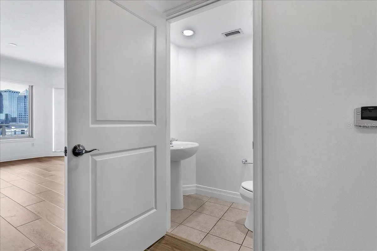 1209 E CUMBERLAND AVE #1102, #1102