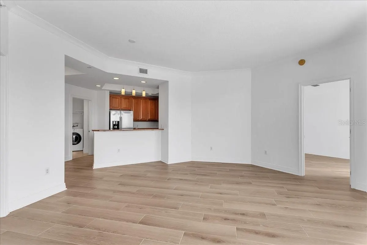 1209 E CUMBERLAND AVE #1102, #1102