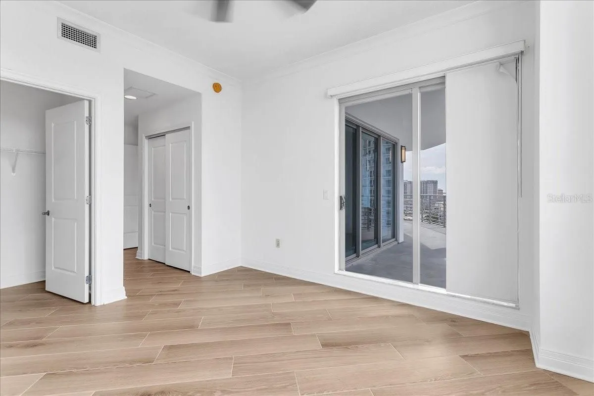1209 E CUMBERLAND AVE #1102, #1102