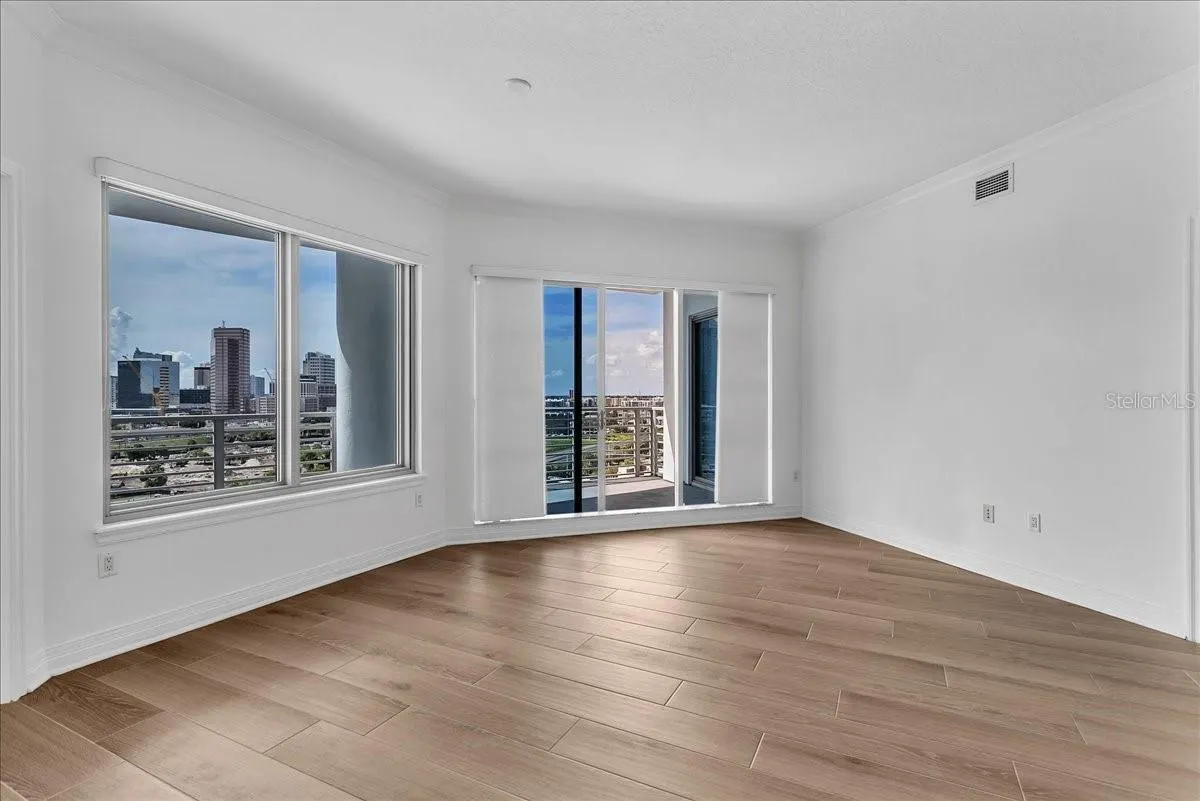 1209 E CUMBERLAND AVE #1102, #1102