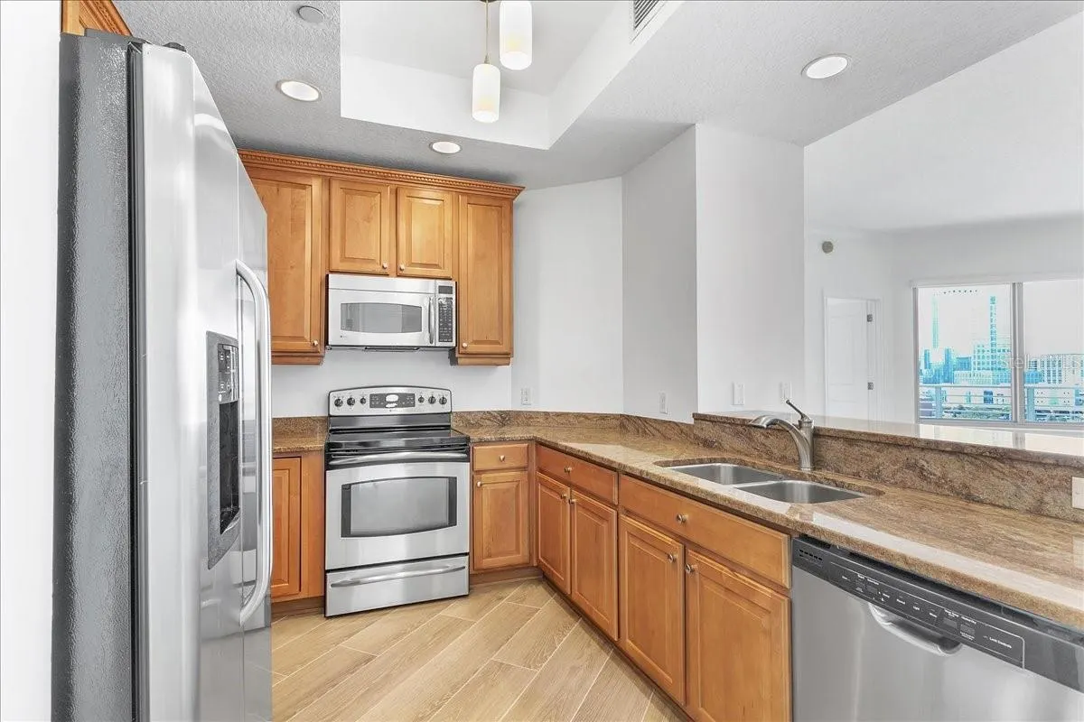 1209 E CUMBERLAND AVE #1102, #1102