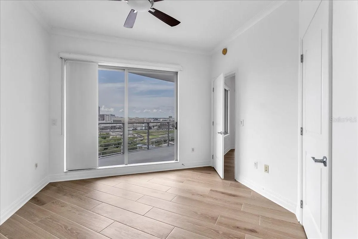 1209 E CUMBERLAND AVE #1102, #1102