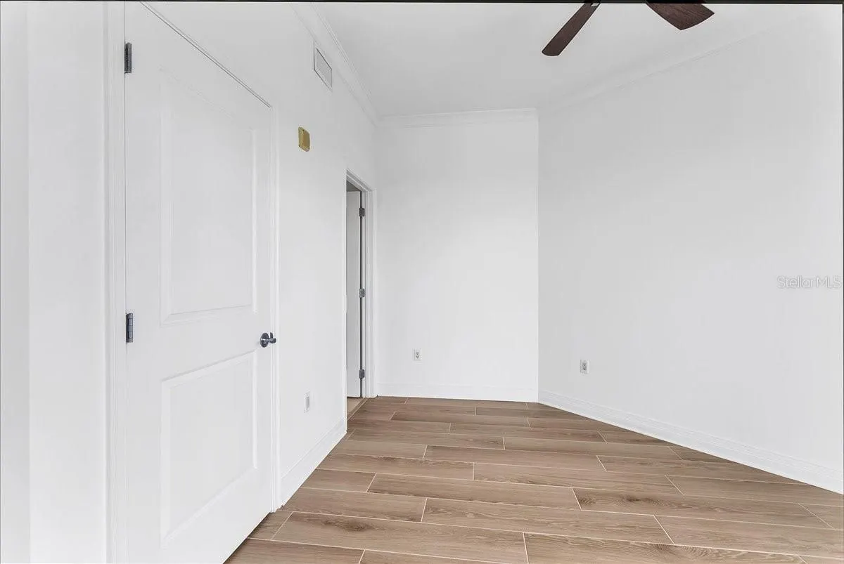 1209 E CUMBERLAND AVE #1102, #1102