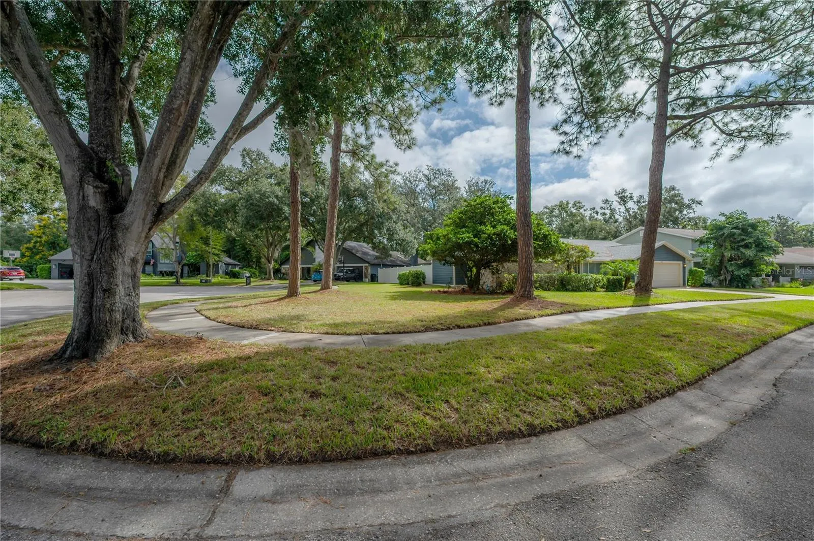 3341 FOXRIDGE CIR