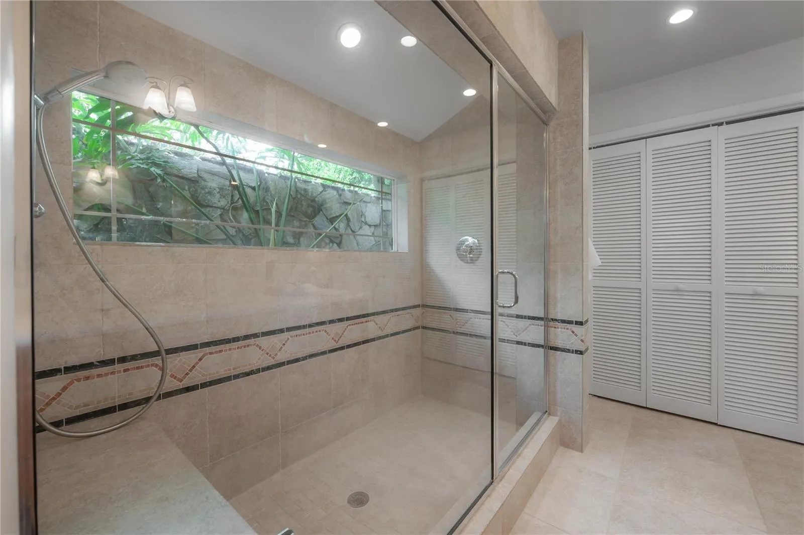 3341 FOXRIDGE CIR