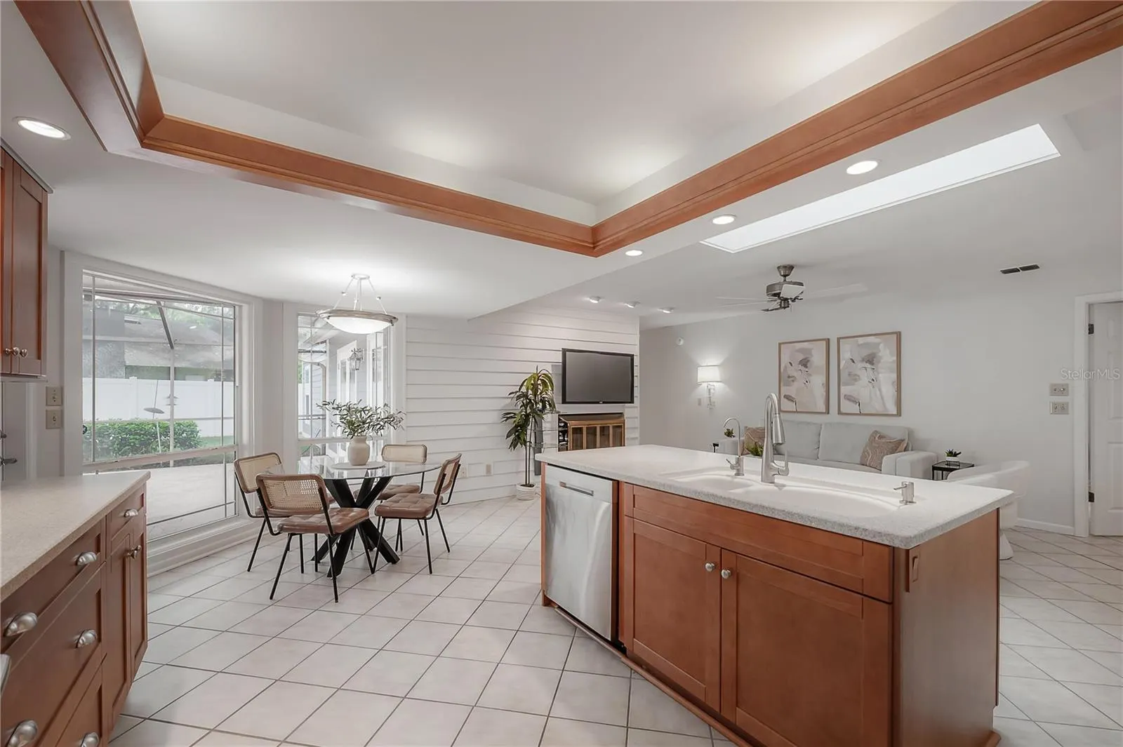 3341 FOXRIDGE CIR