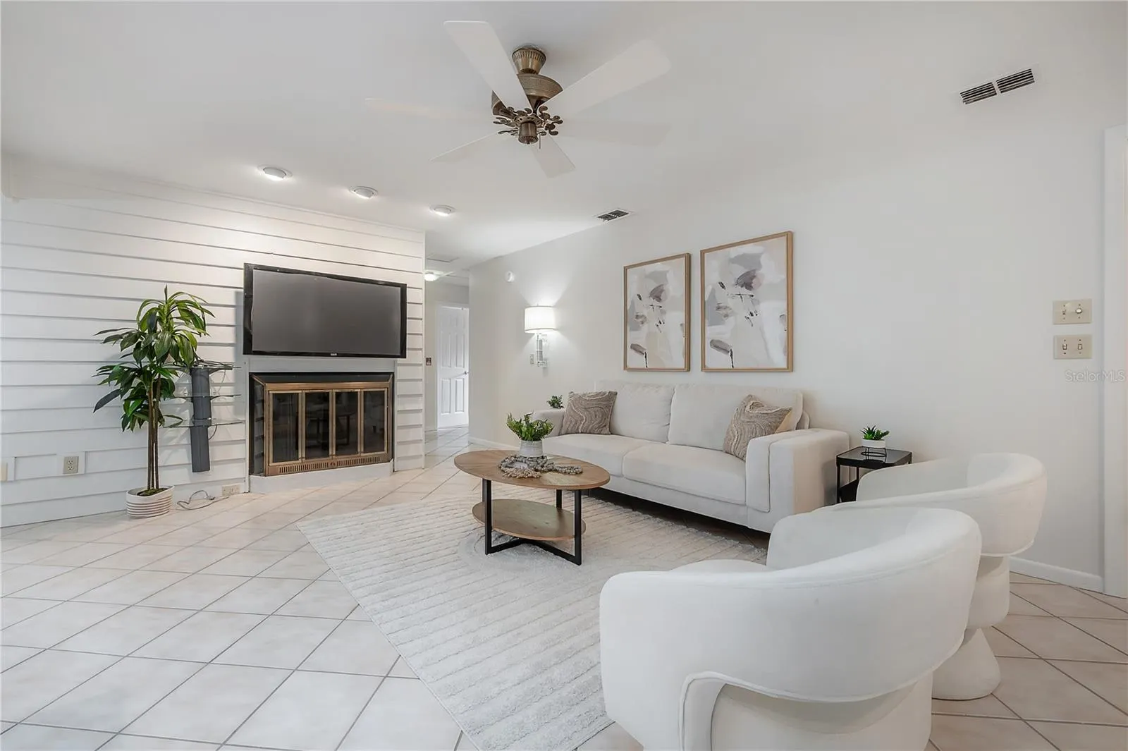 3341 FOXRIDGE CIR