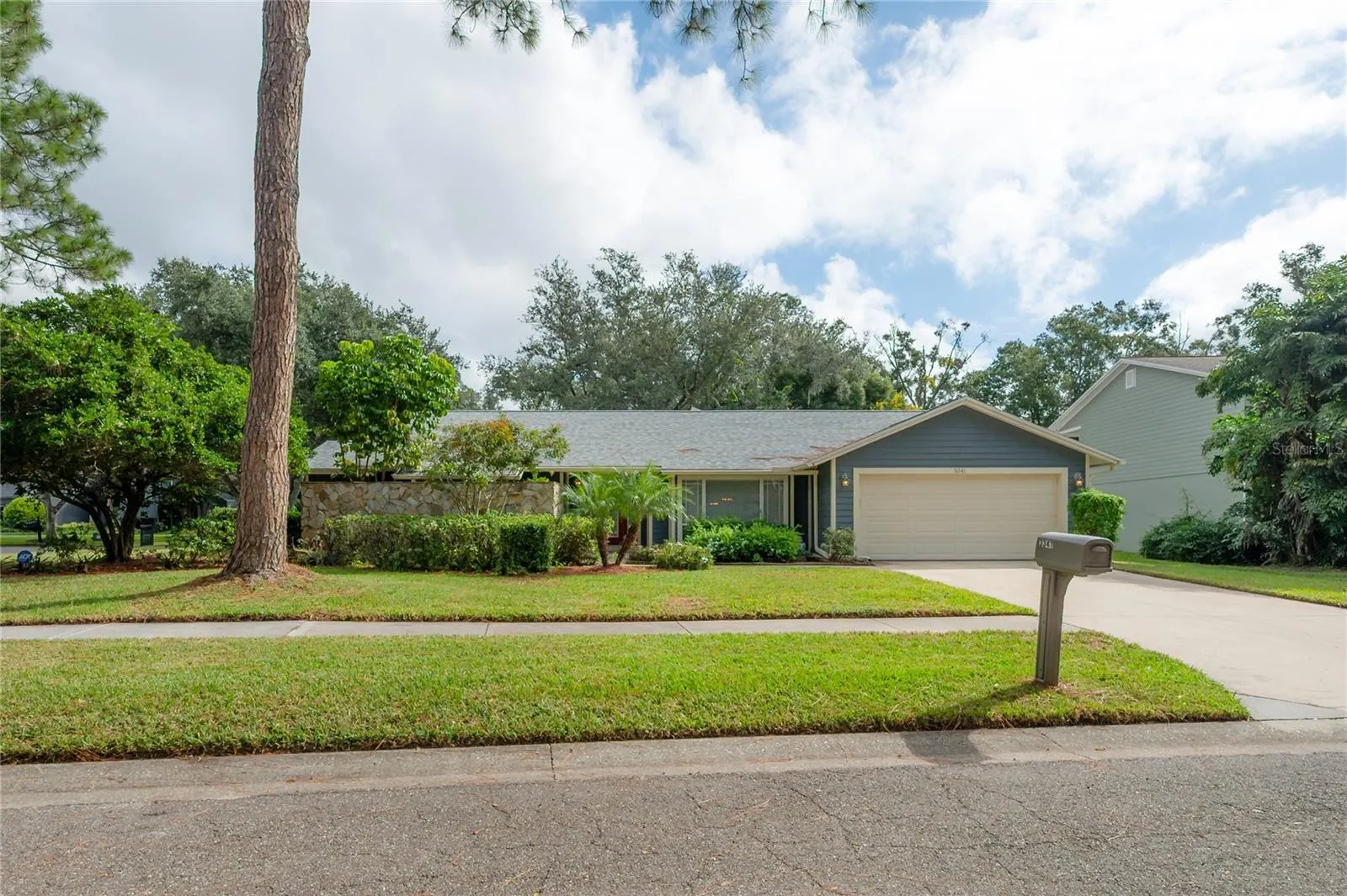 3341 FOXRIDGE CIR