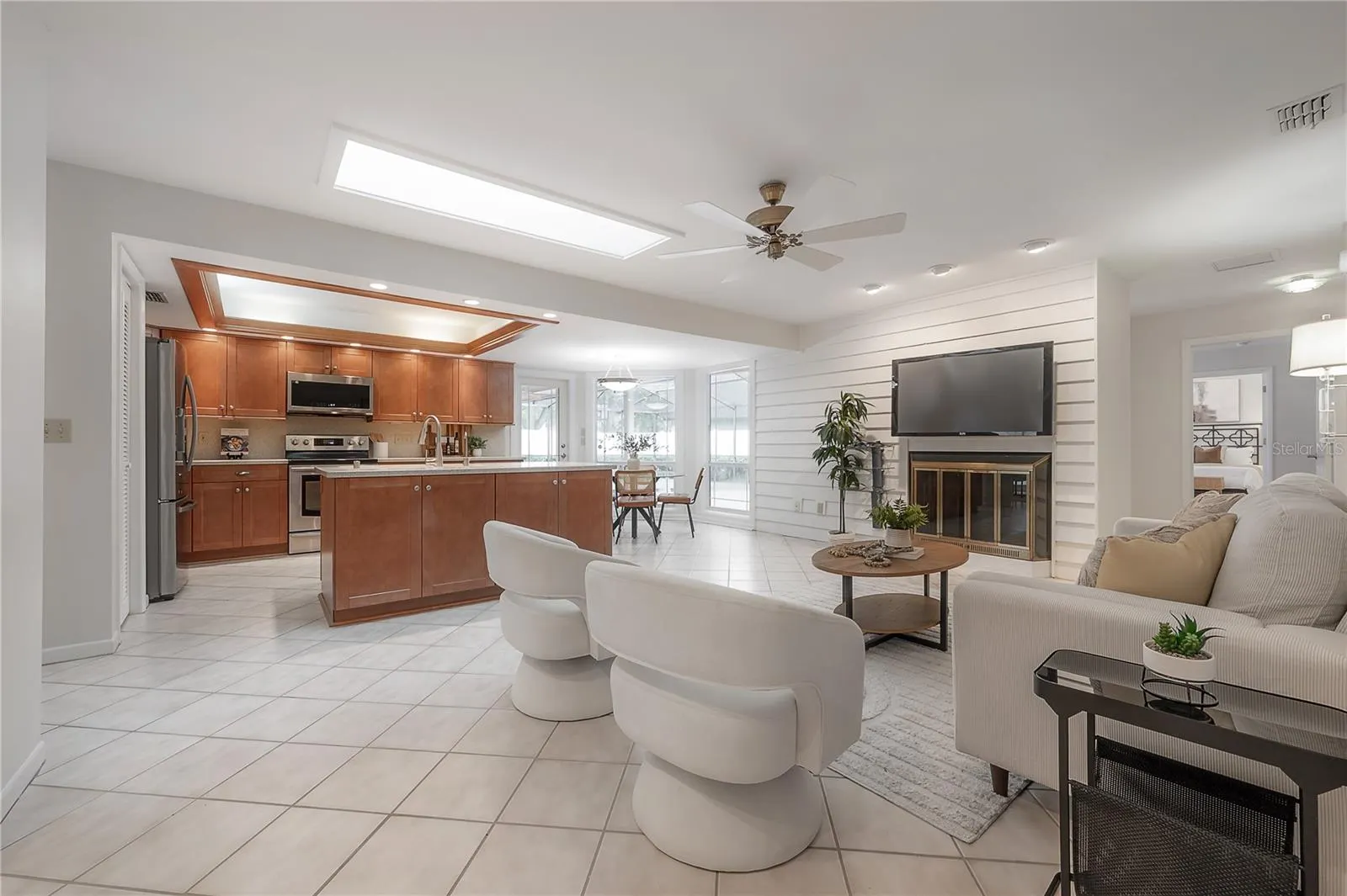 3341 FOXRIDGE CIR