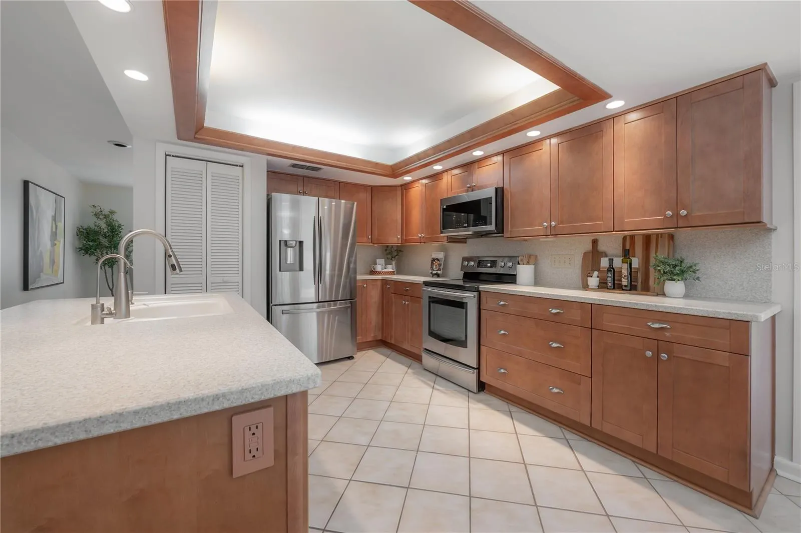3341 FOXRIDGE CIR