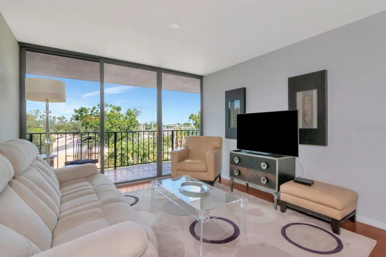 3211 W SWANN AVE #410, #410