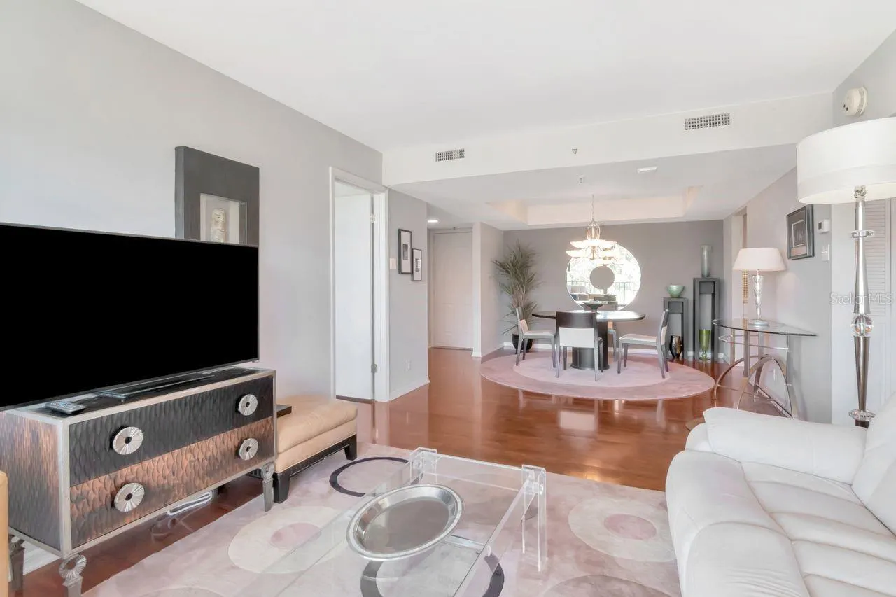 3211 W SWANN AVE #410, #410