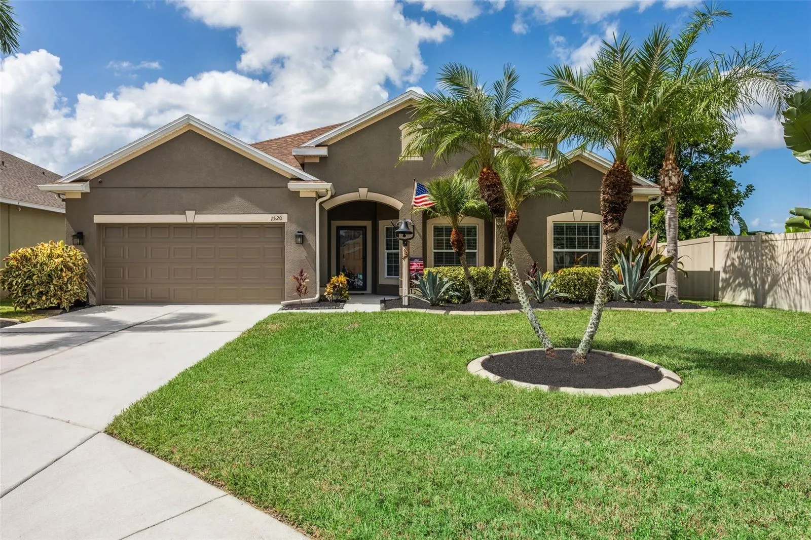 1520 YALE CASTLE CT