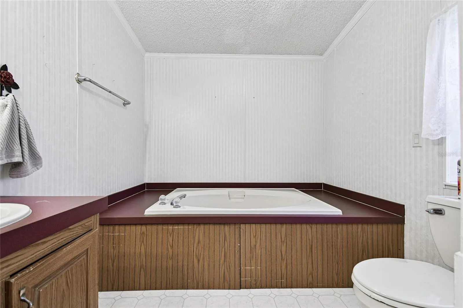 18818 HOLLY PINE TRL