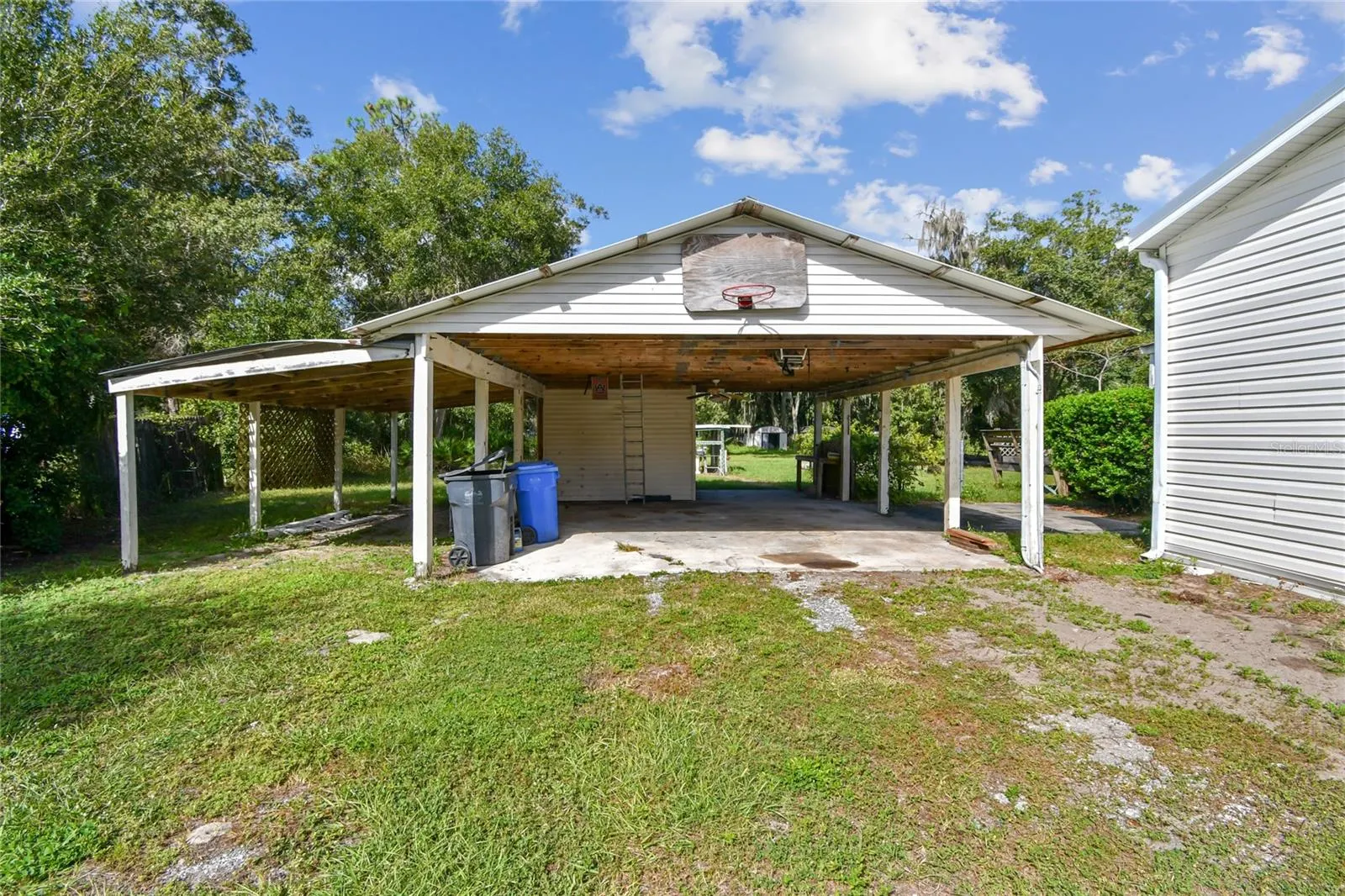 18818 HOLLY PINE TRL