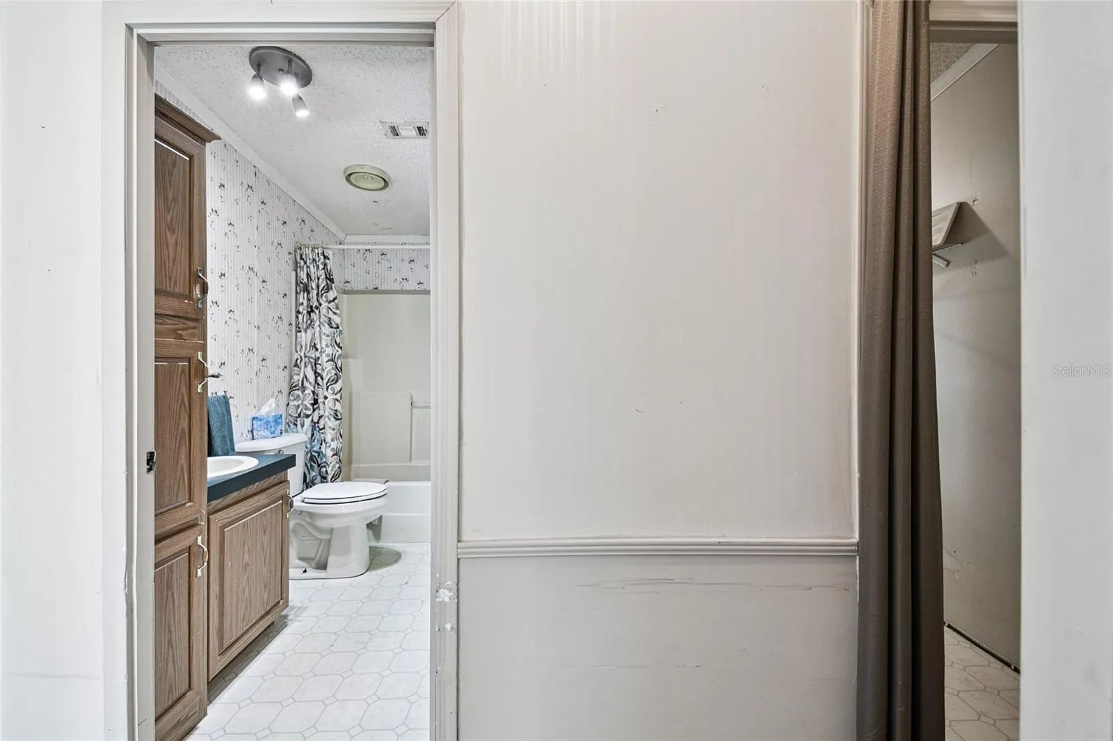 18818 HOLLY PINE TRL