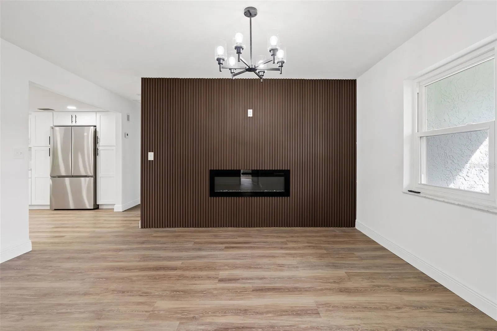 16118 OAKMANOR DR