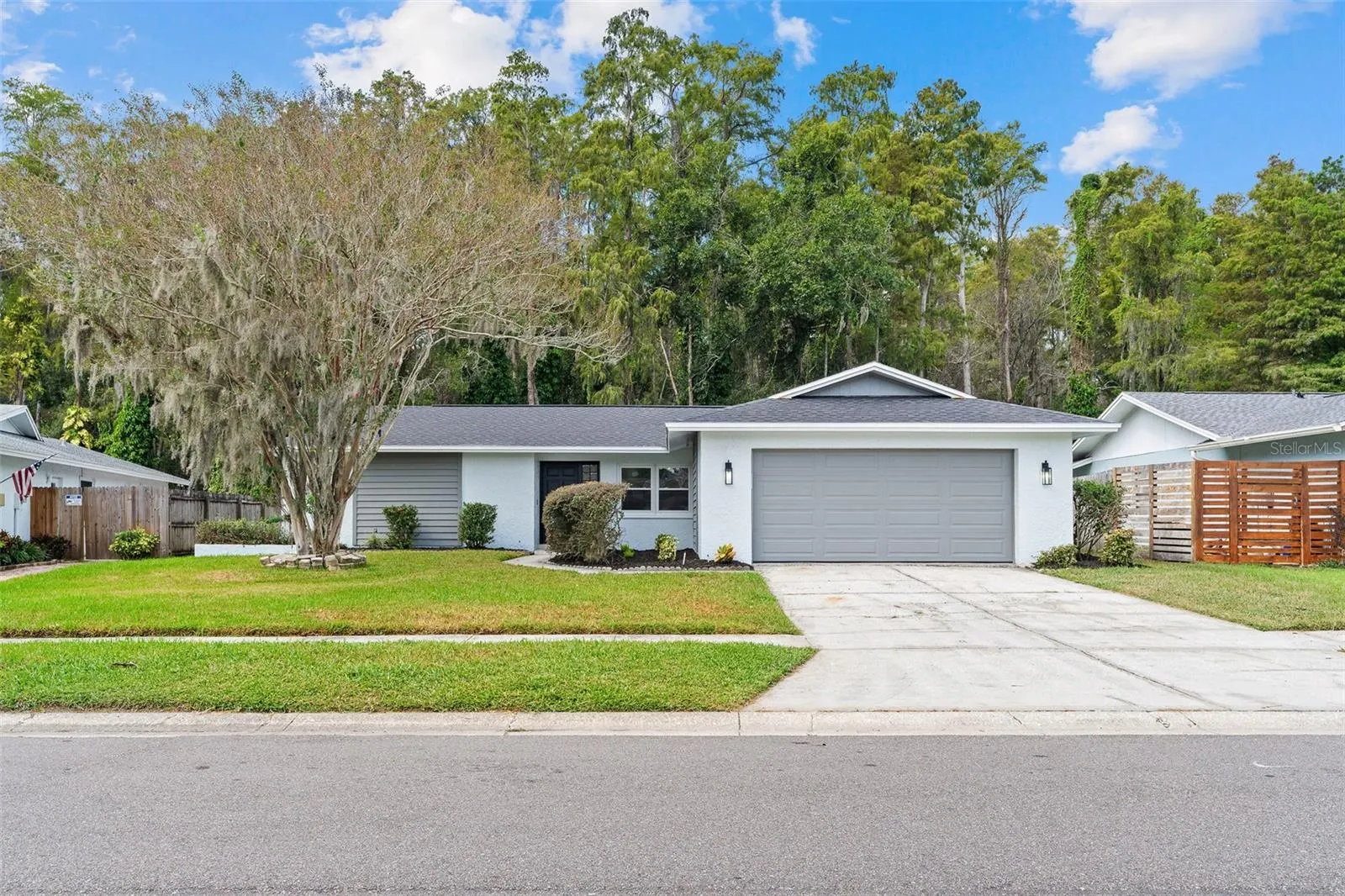 16118 OAKMANOR DR