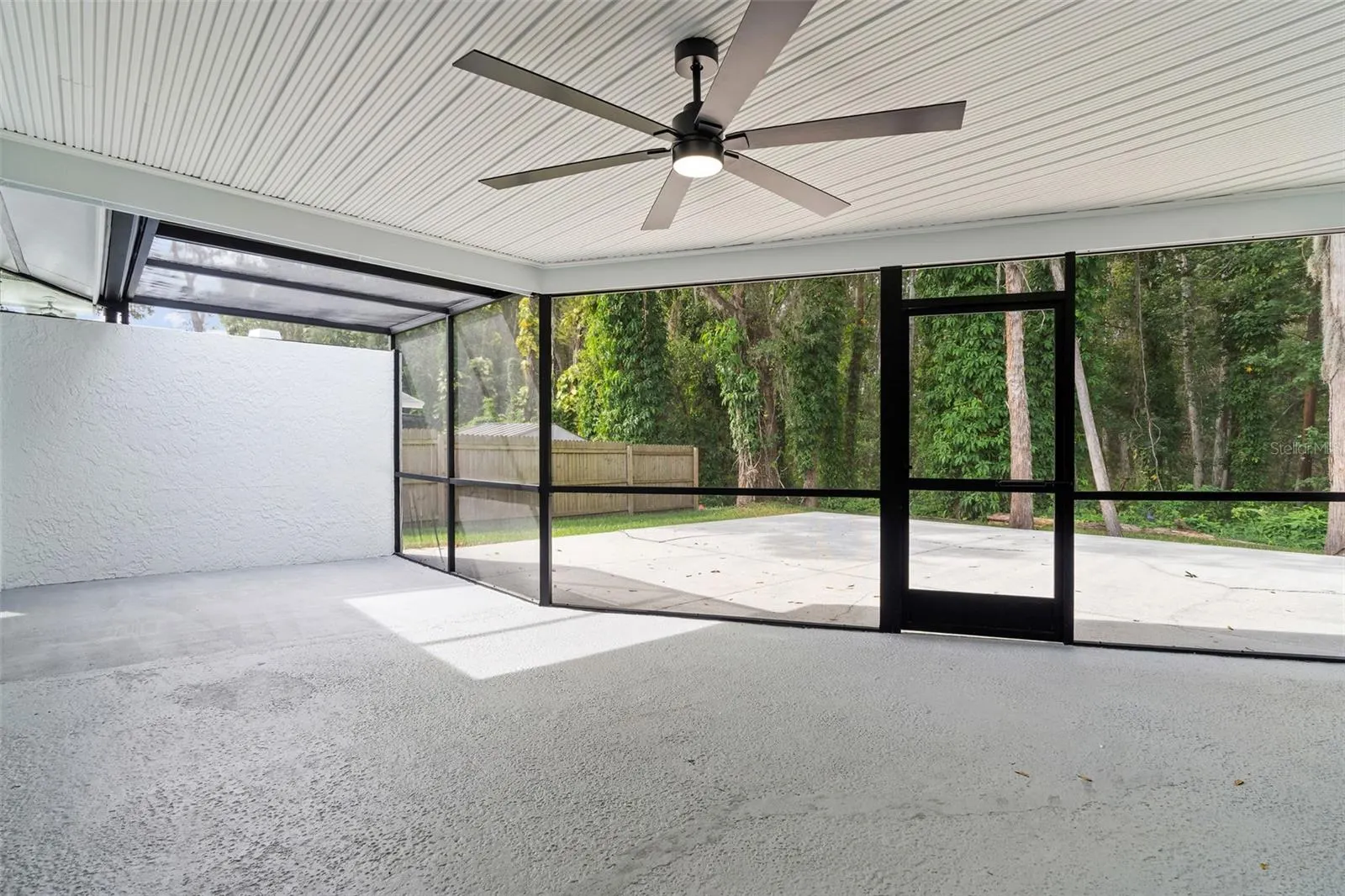 16118 OAKMANOR DR