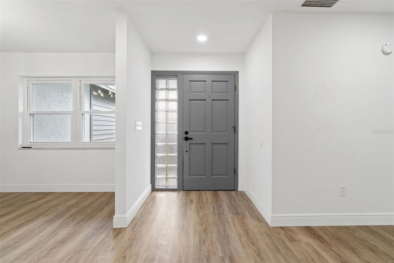 16118 OAKMANOR DR