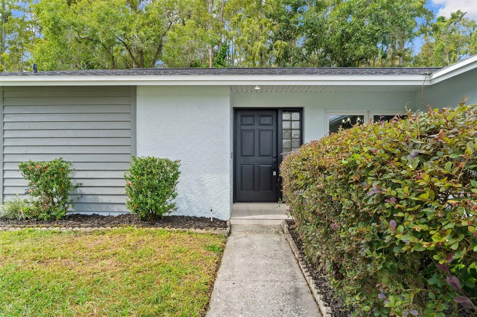 16118 OAKMANOR DR