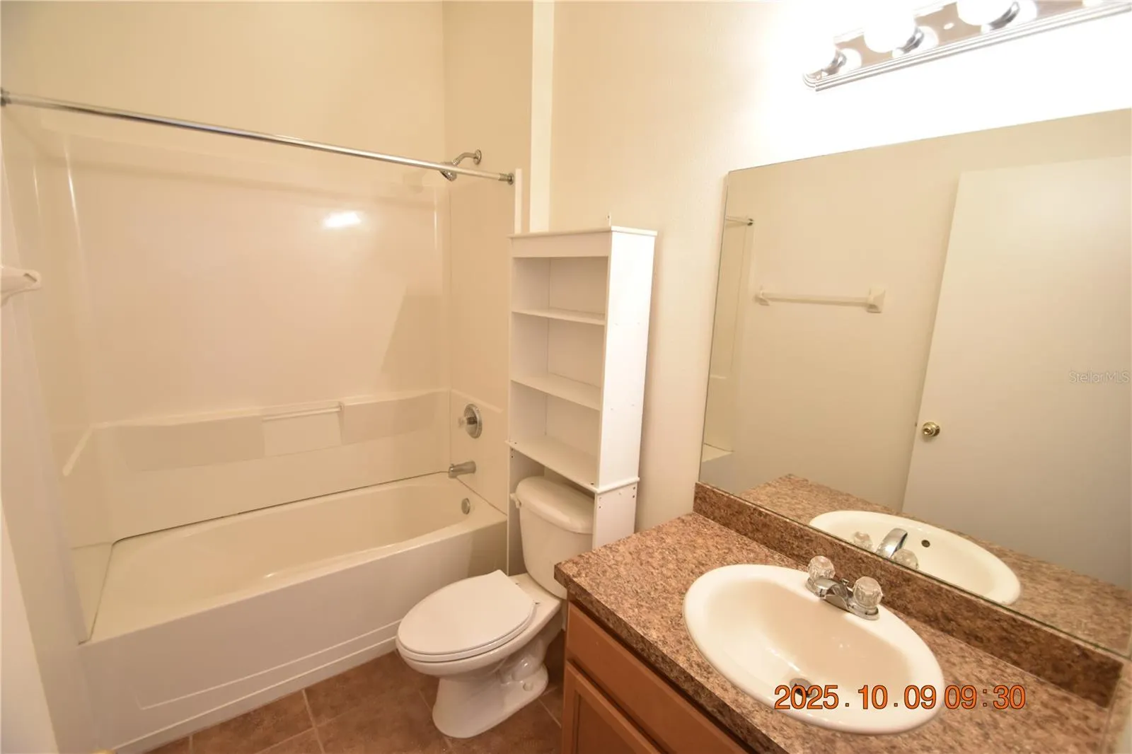 1412 MAIN ST