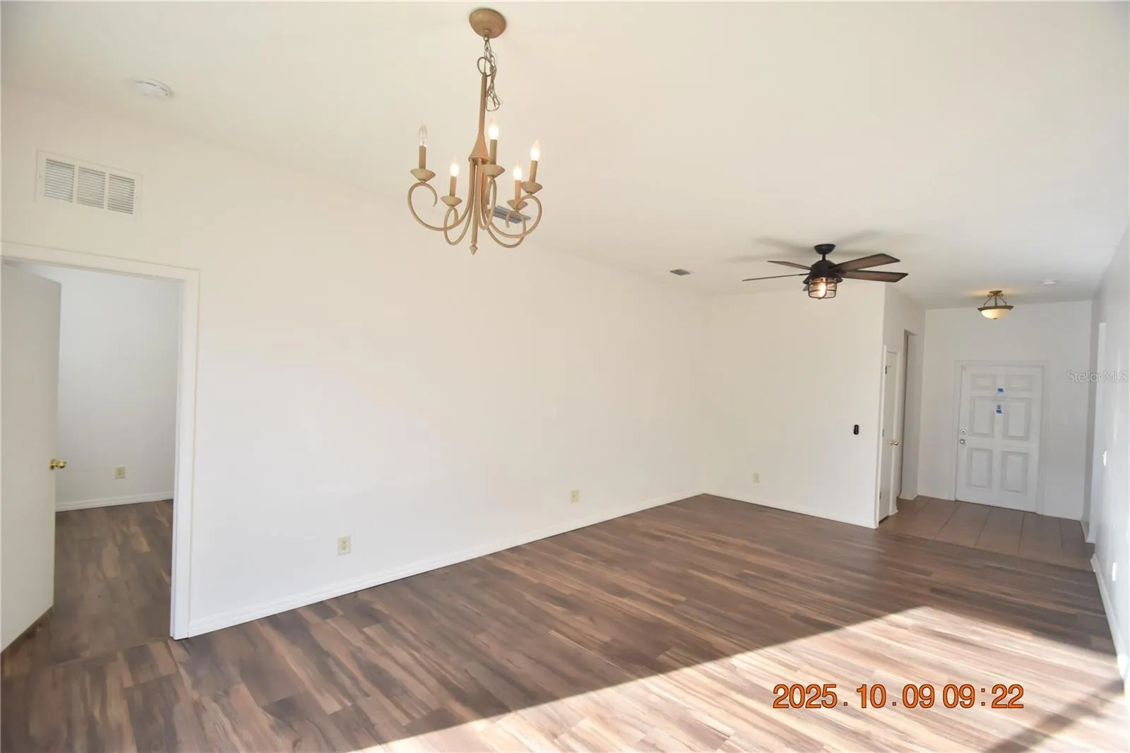 1412 MAIN ST