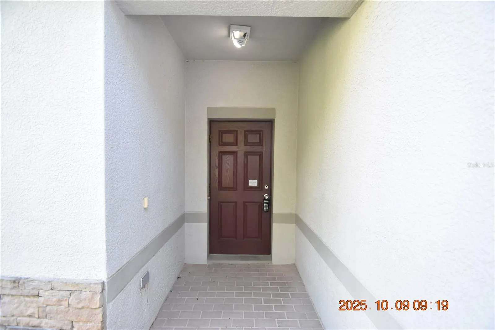 1412 MAIN ST