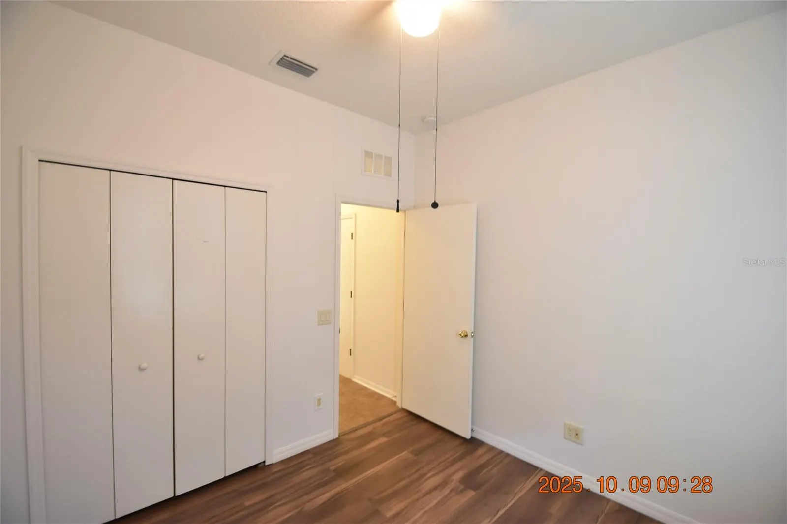 1412 MAIN ST