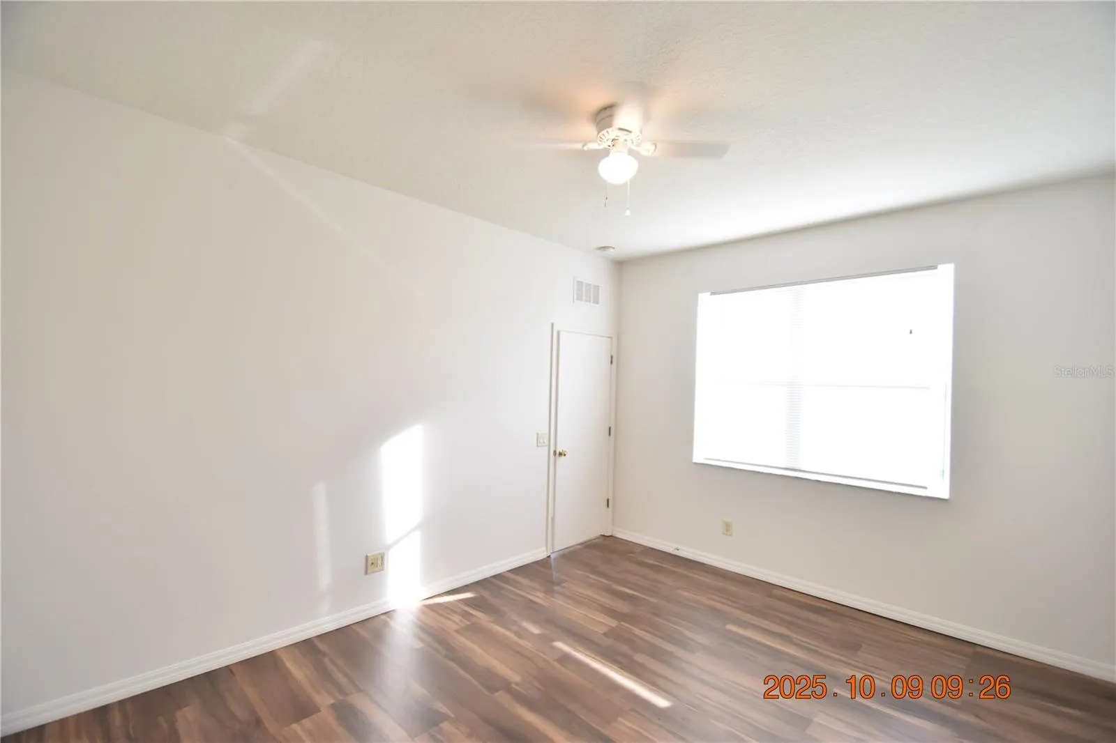 1412 MAIN ST
