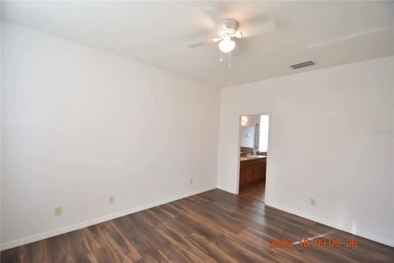 1412 MAIN ST