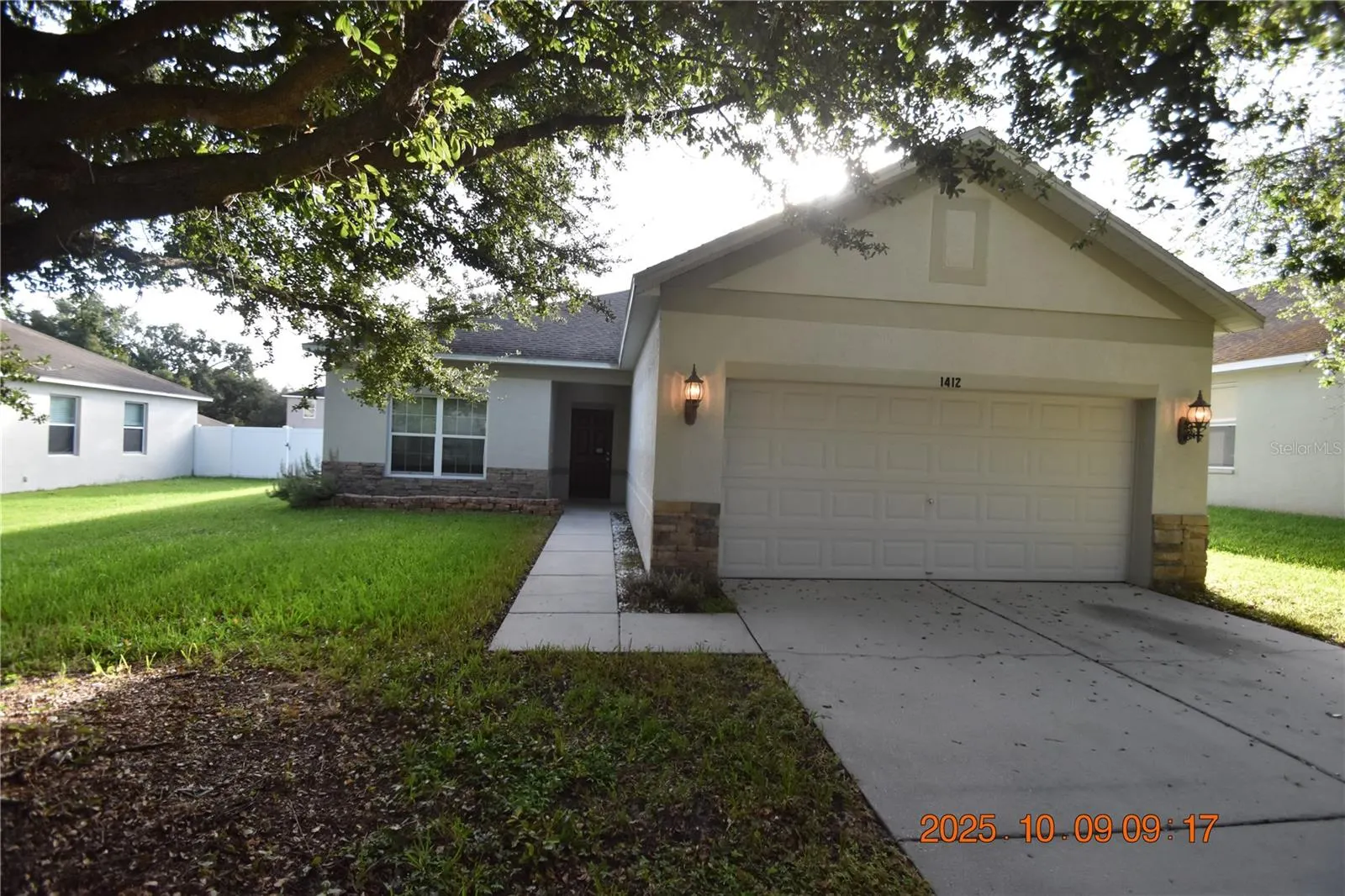 1412 MAIN ST