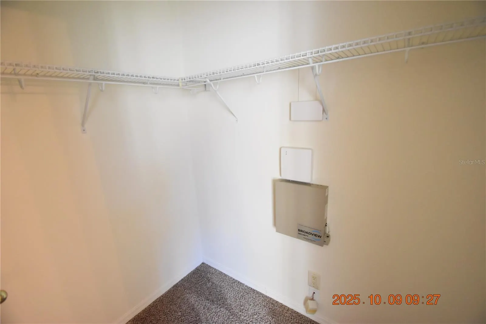 1412 MAIN ST