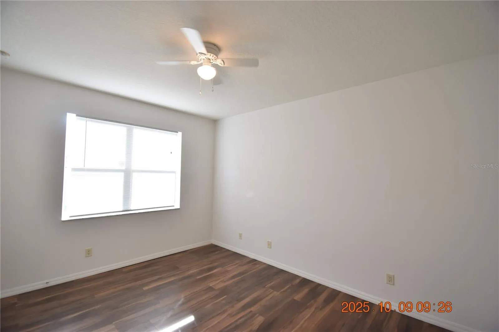 1412 MAIN ST