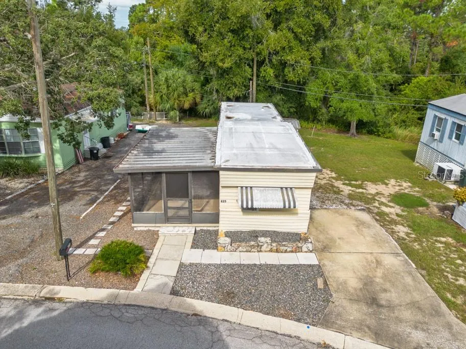 825 OAKWOOD DR