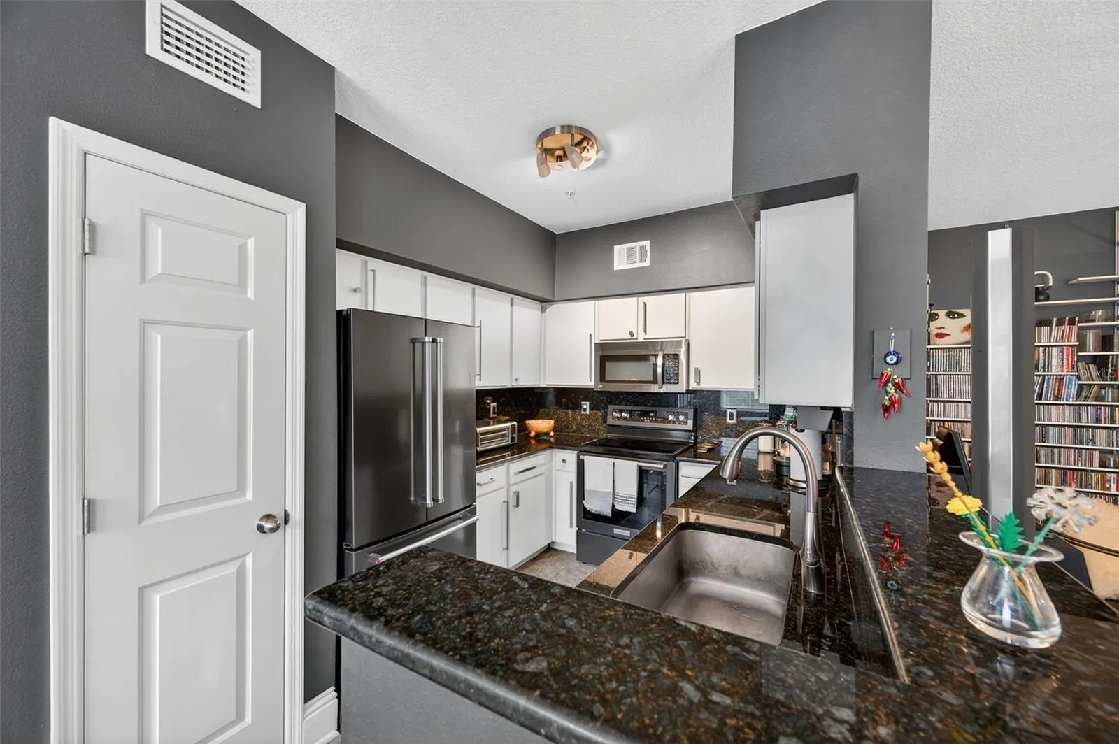 2010 E PALM AVE #14305, #14305
