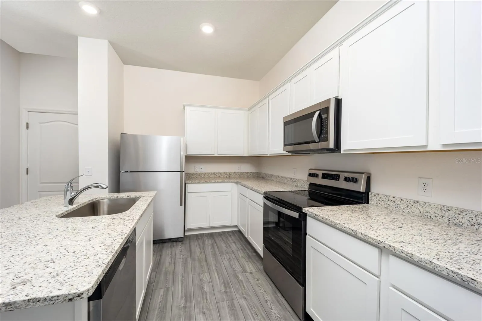 400 SOL VISTA DR