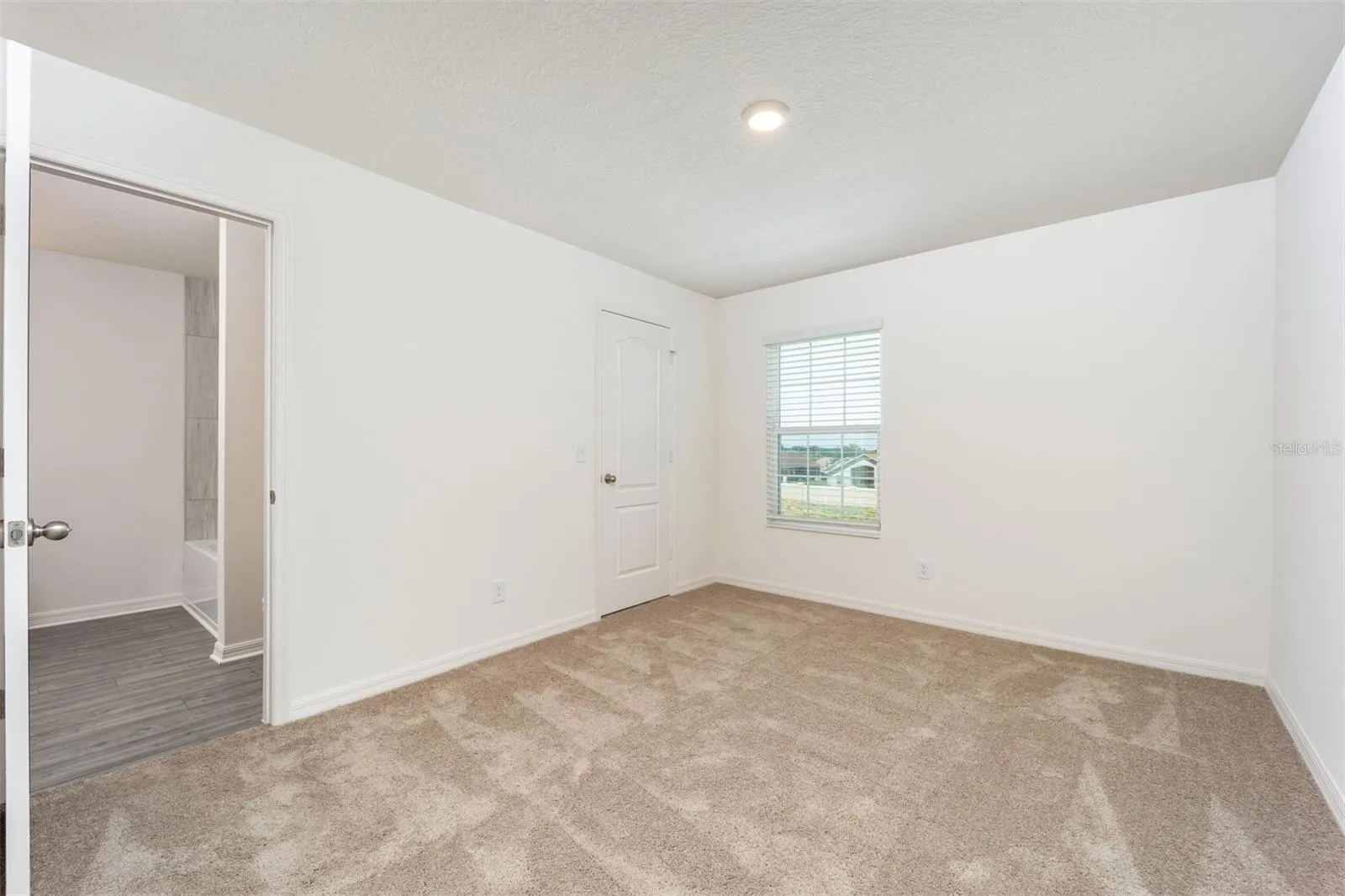 400 SOL VISTA DR